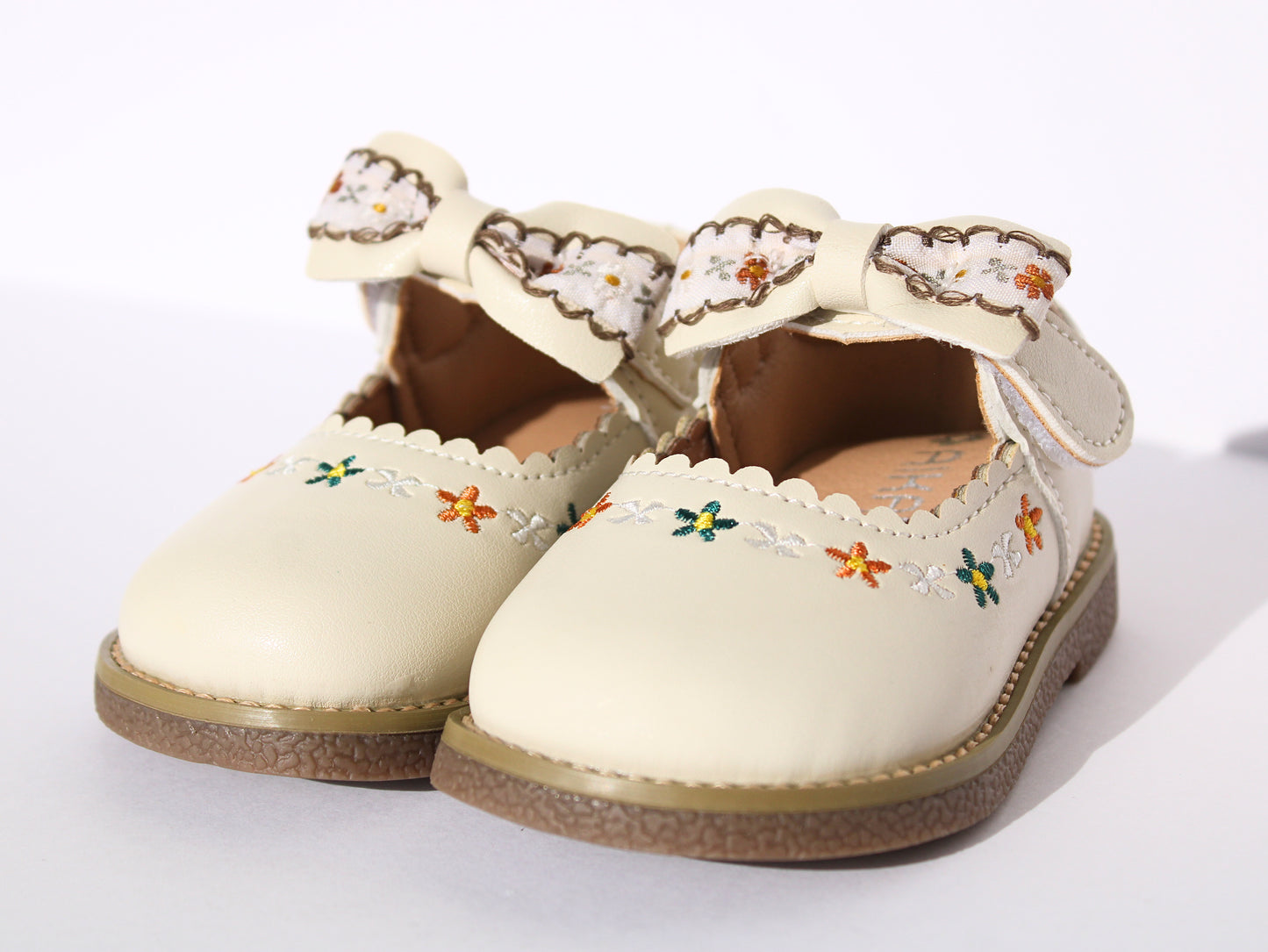 Floral Embroidered Mary Jane Shoes